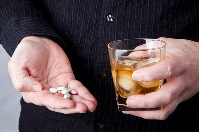 Lee más sobre el artículo El peligro de mezclar algunos medicamentos con el alcohol